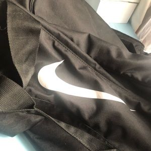 NIKE DUFFEL BAG
